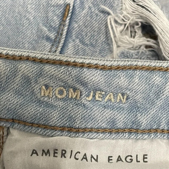 American Eagle Mom Jean Distressed Jeans Size 0 Comfort Stretch Waistband - Picture 6 of 9